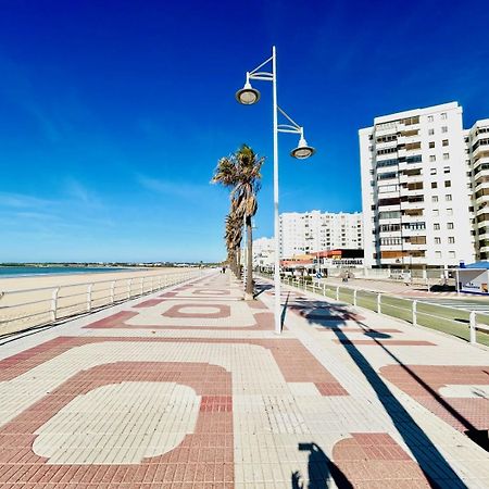 Gatu Arena " Preferente Mayores De 25 Anos Y Familias " El Puerto de Santa Maria Bagian luar foto