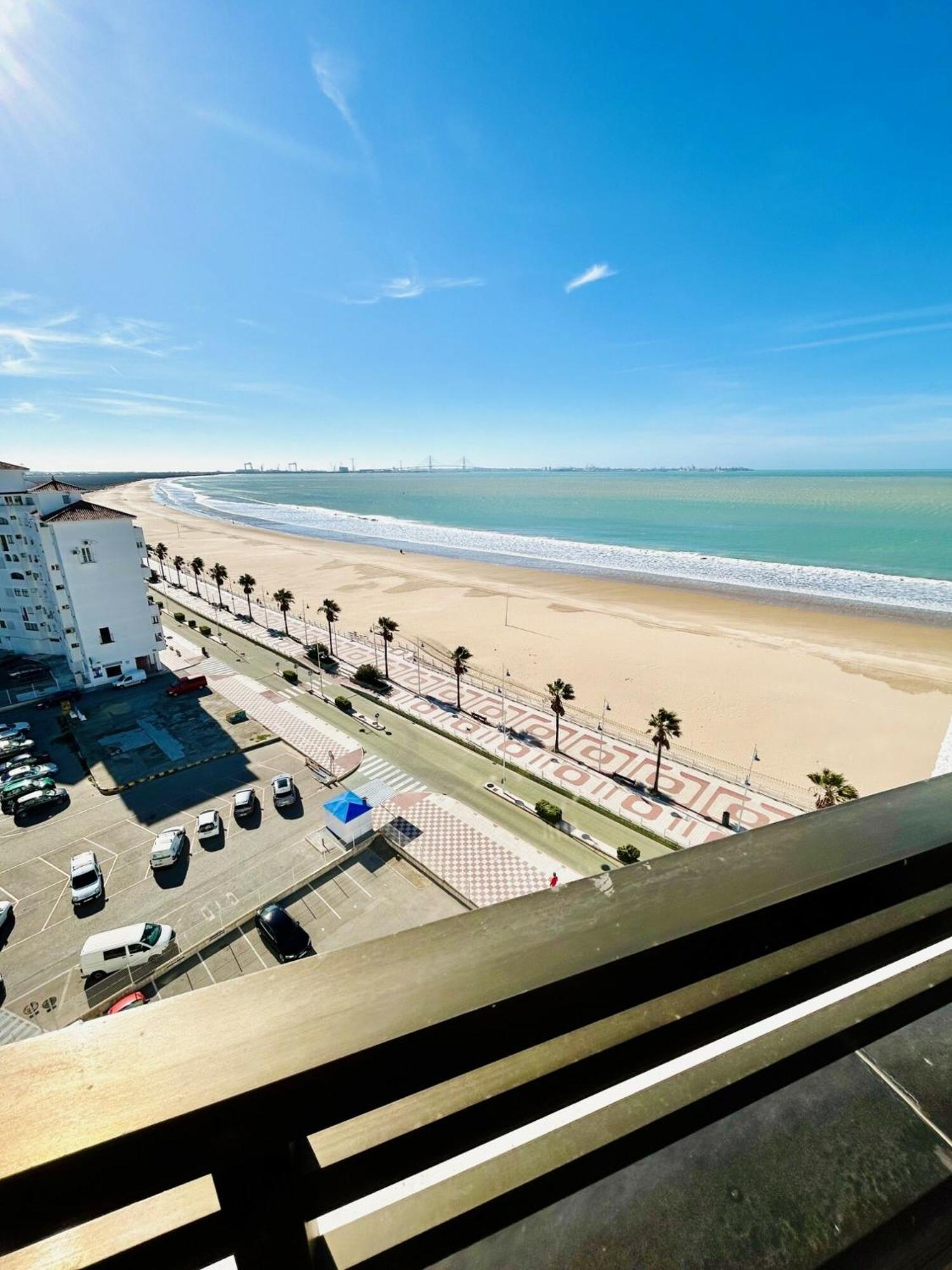 Gatu Arena " Preferente Mayores De 25 Anos Y Familias " El Puerto de Santa Maria Bagian luar foto