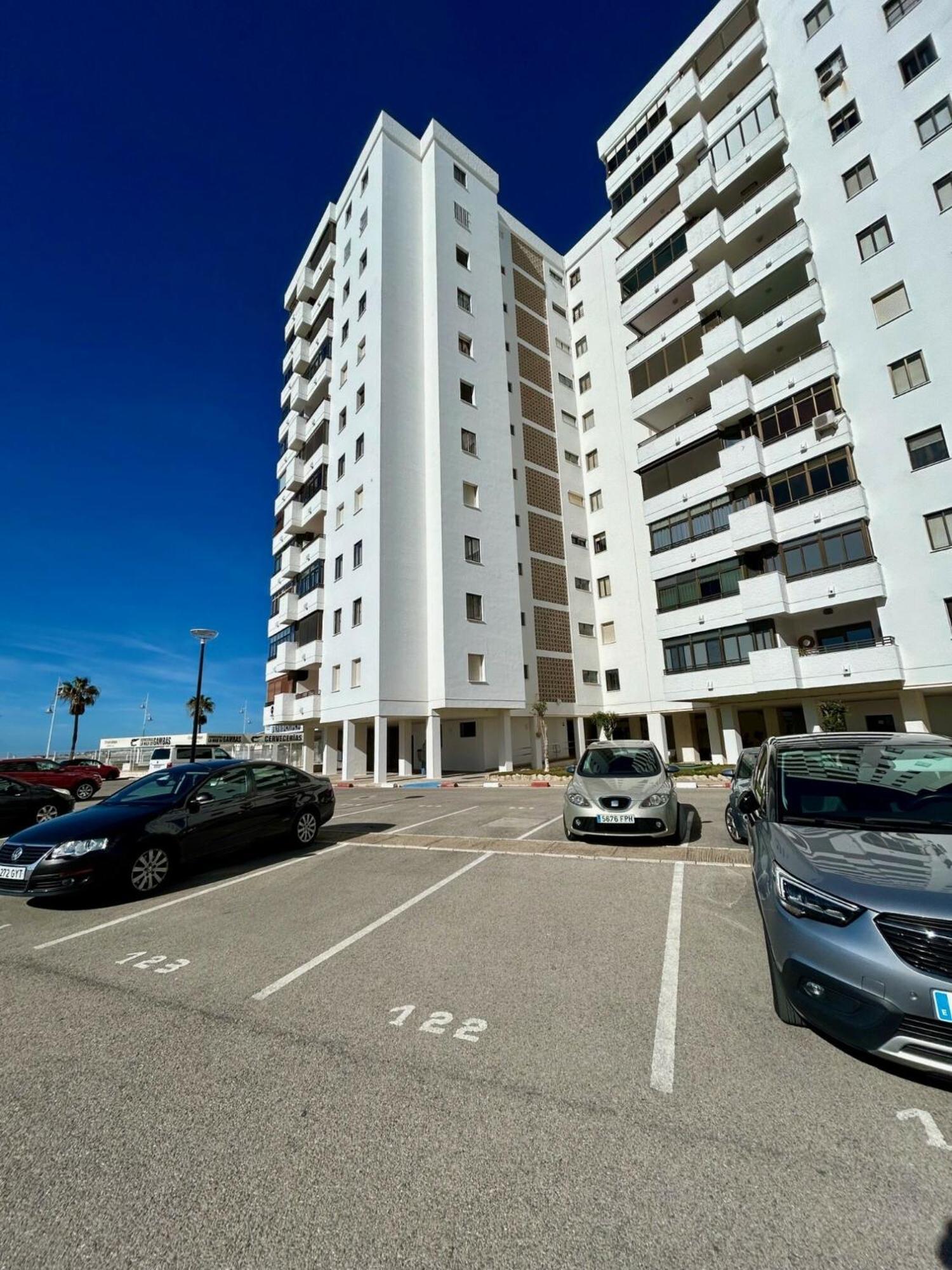 Gatu Arena " Preferente Mayores De 25 Anos Y Familias " El Puerto de Santa Maria Bagian luar foto